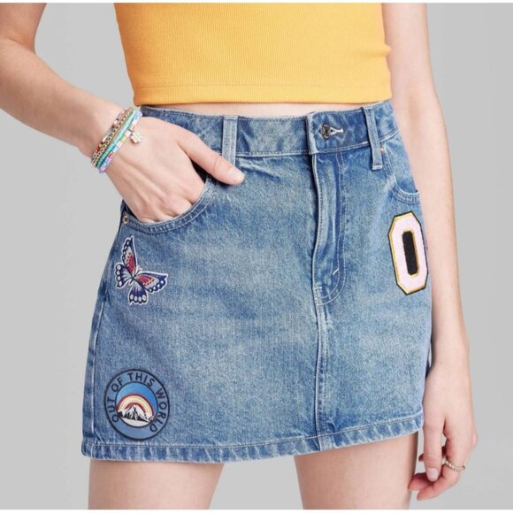 Wild Fable Women's Low-Rise Denim Mini Skirt Medium Wash Patches 4 - Picture 1 of 4